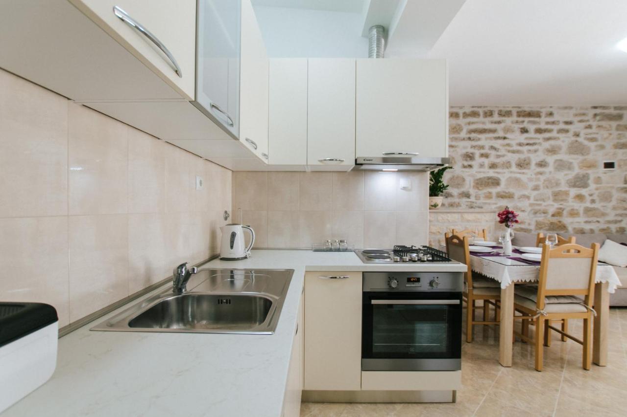 Apartment Dajana Near The Beach Kaštela Εξωτερικό φωτογραφία