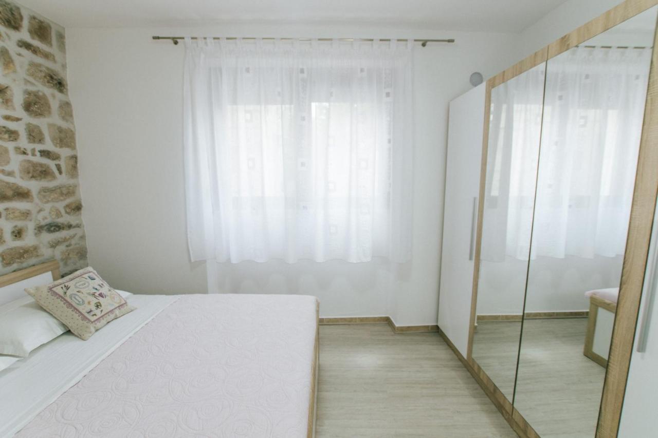 Apartment Dajana Near The Beach Kaštela Εξωτερικό φωτογραφία