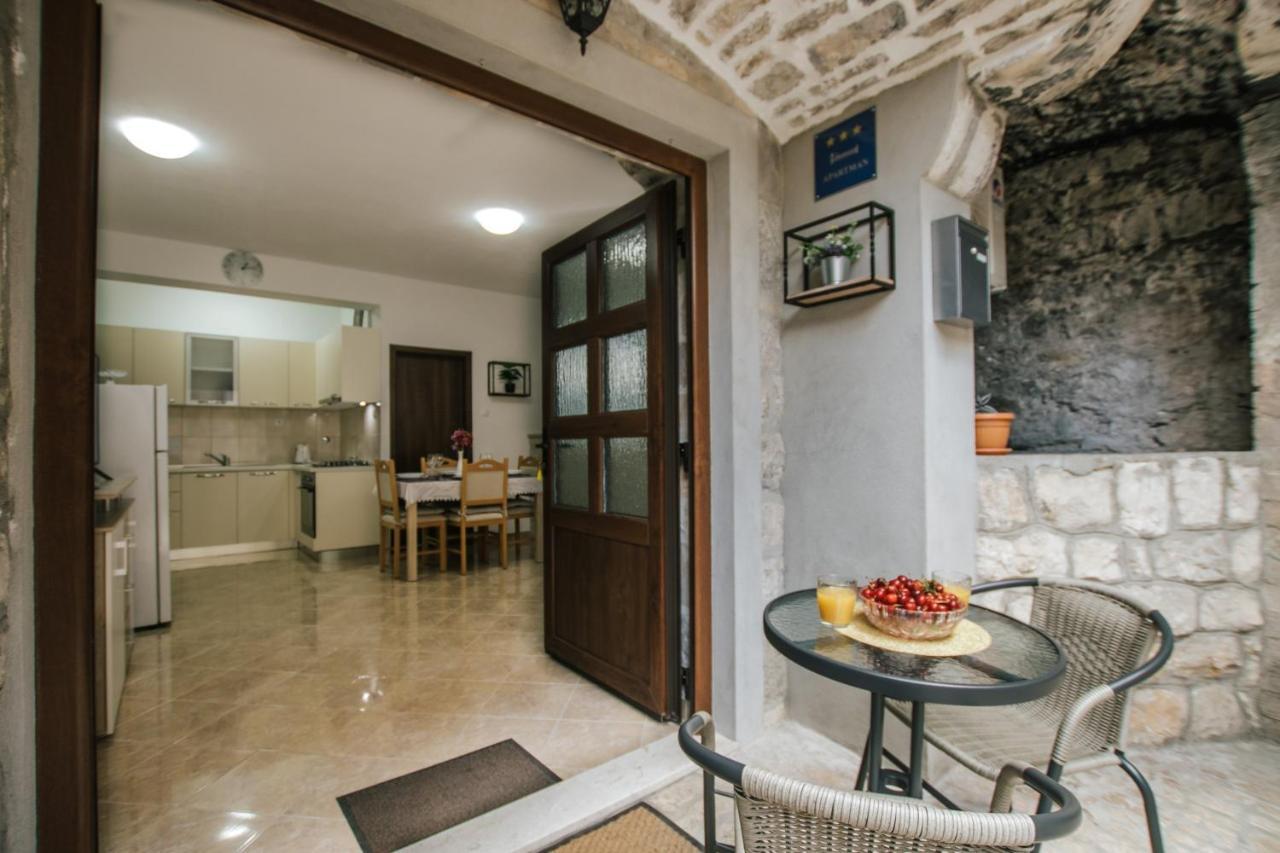 Apartment Dajana Near The Beach Kaštela Εξωτερικό φωτογραφία