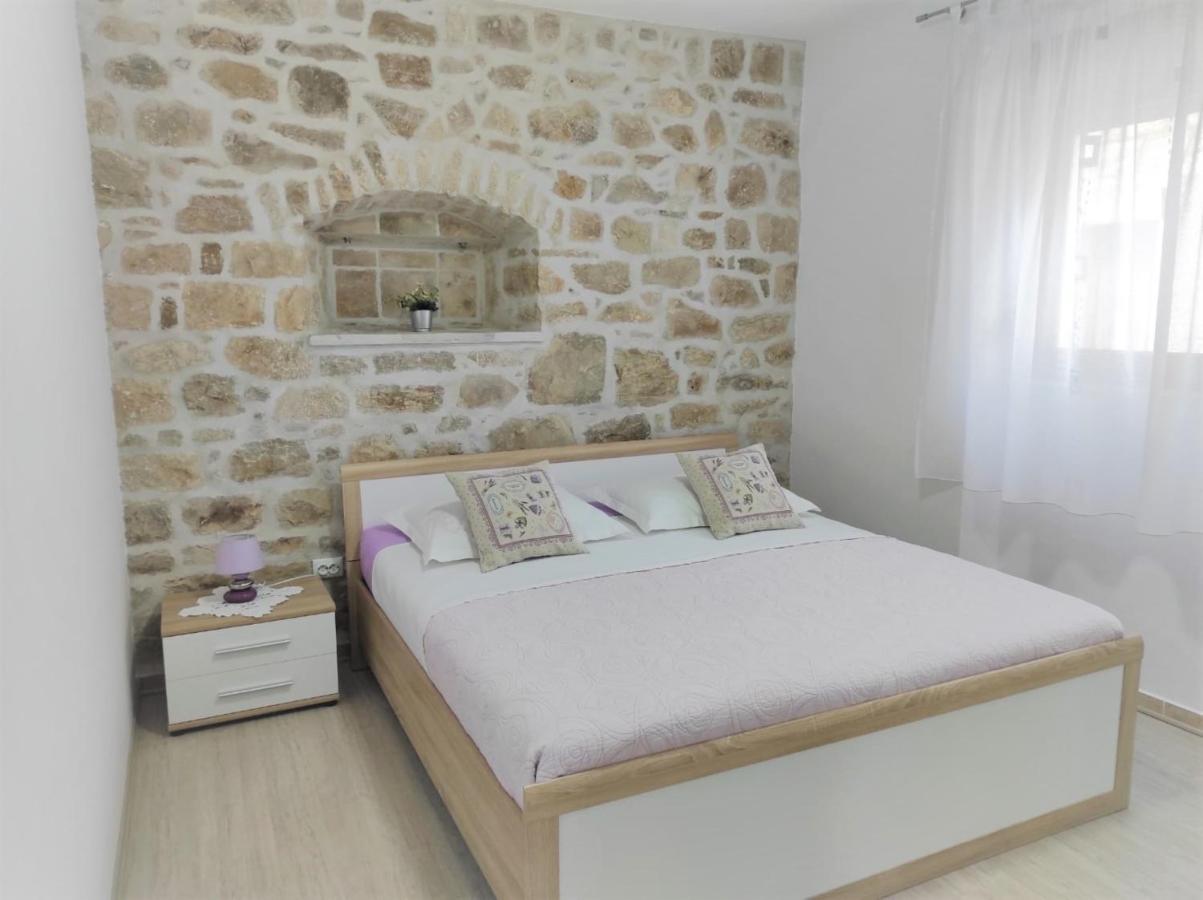 Apartment Dajana Near The Beach Kaštela Εξωτερικό φωτογραφία